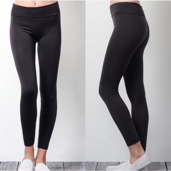 Black Fleece Lined Soft Leggings - Picture 2 of 3